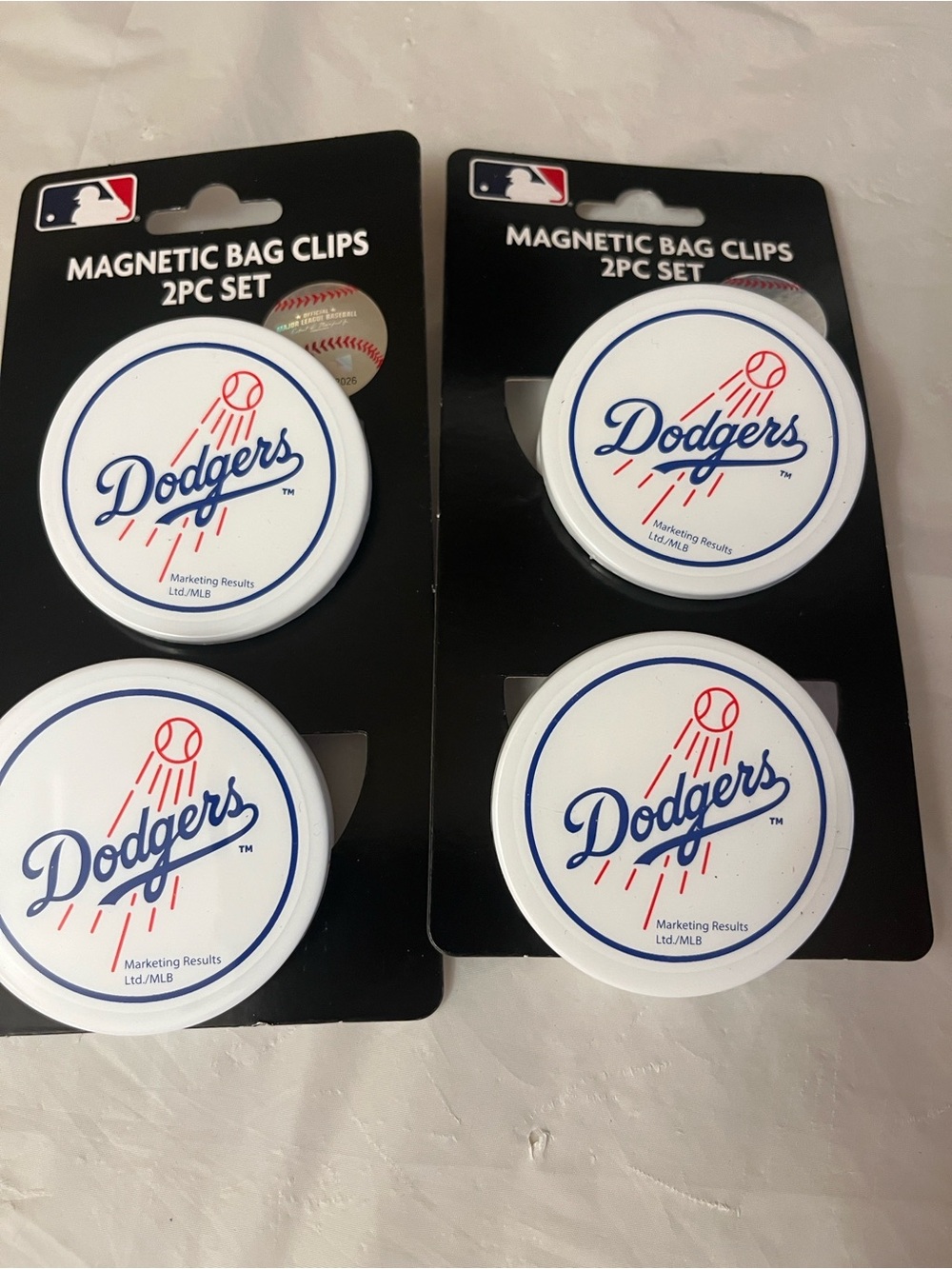 MLB Dodgers Magnetic Bag Clips White Blue Red (4-Pack)
